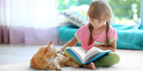 reading to cat